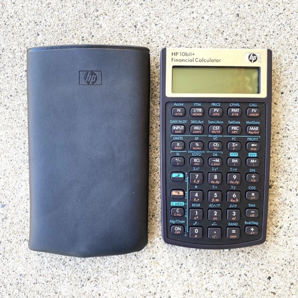 Hewlett Packard HP-10BII Plus Financial Calculator Excellent Condition W/ Cover